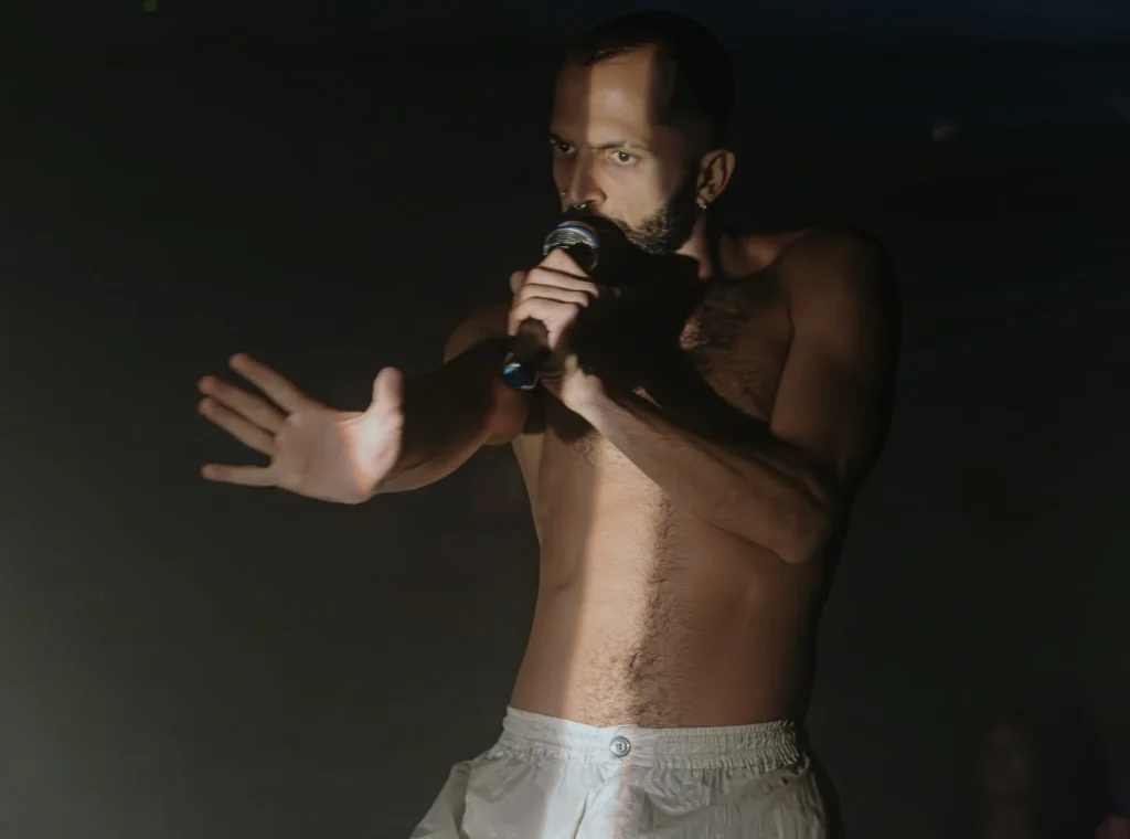 Espetáculo Arqueologias do futuro - foto: Rodrigo Menezes 