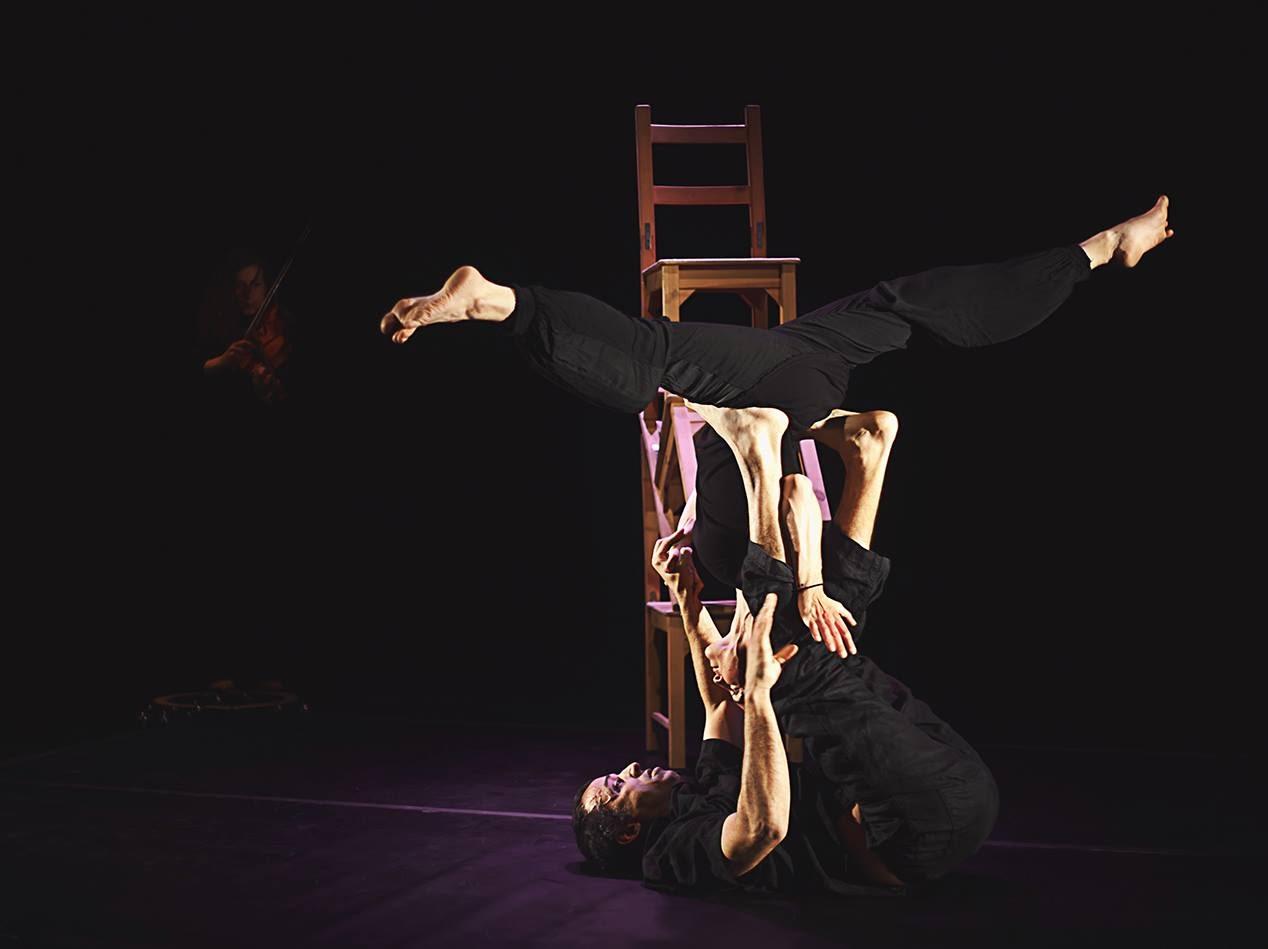 Boris Ribas, um circense brasileiro no mundo 9 Circ Dansa, Espetáculo Criado Com Olga Lladó Em 2015.